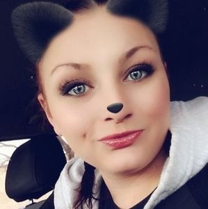 Meet your Posher, Cynthia